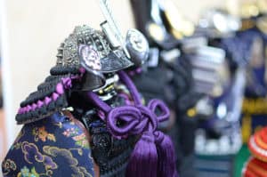 ボトルアーマー 赤　武田信玄(箱付き、ボトルは別) 赤備えがかっこいい！武田信玄の甲冑アイテム4選 | 伝統工芸品