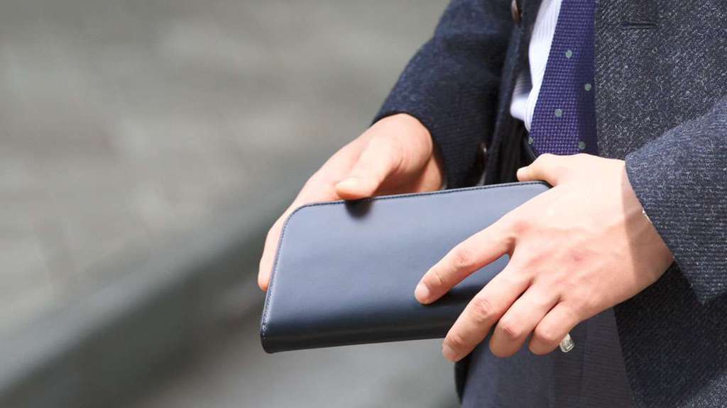 職人がつくる 日本製のラウンドファスナー長財布メンズ用7選 Becos Journal