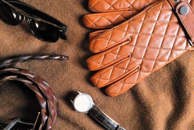 日本製のおしゃれな革やカシミヤのメンズ手袋5選 | BECOS Journal