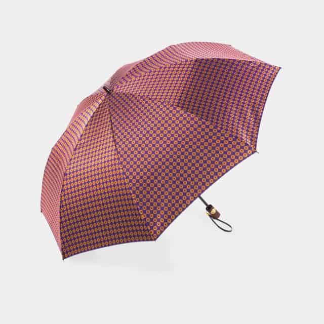 雨の日のお出かけも楽しみになる「折りたたみ傘」